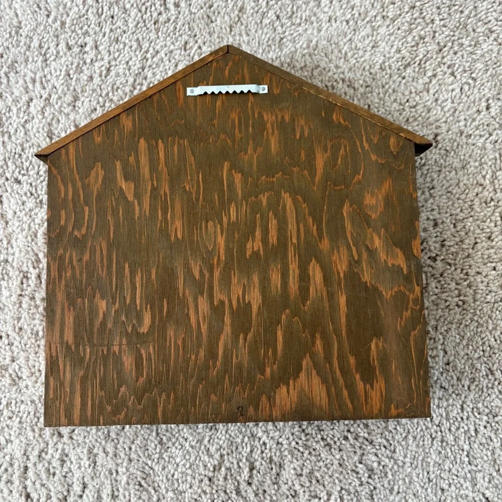 N/A charming wooden
